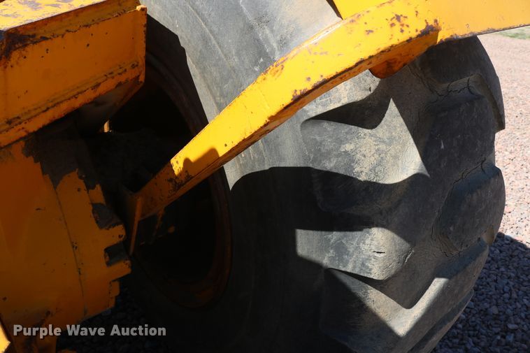 image for item DD6114 John Deere 760 scraper tractor