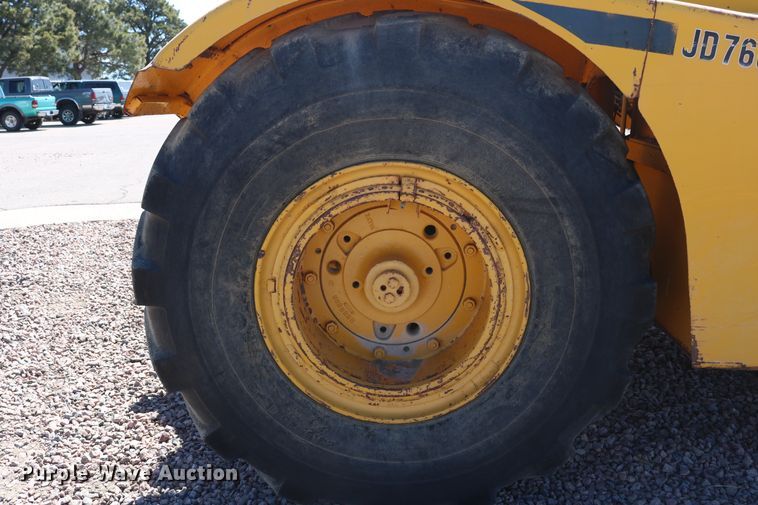 image for item DD6114 John Deere 760 scraper tractor