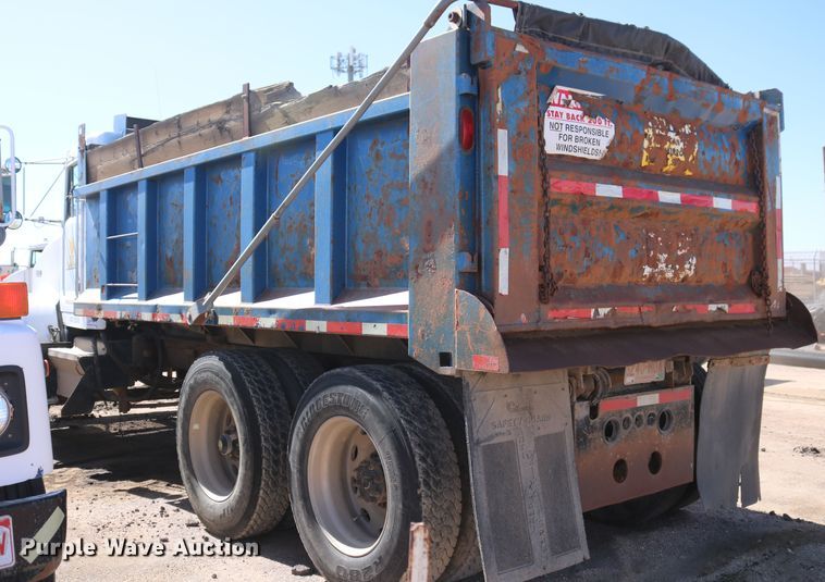 image for item DD6115 1993 Kenworth T800  construction dump truck