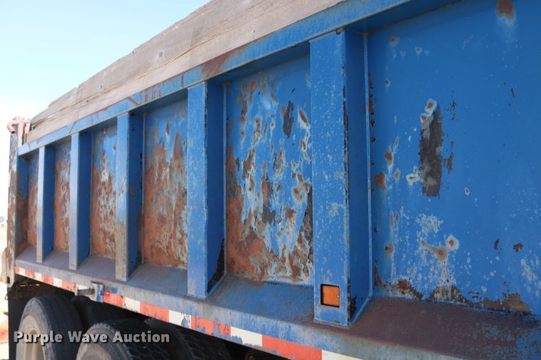 image for item DD6115 1993 Kenworth T800  construction dump truck
