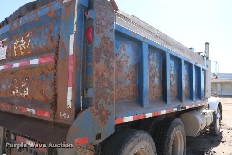 image for item DD6115 1993 Kenworth T800  construction dump truck