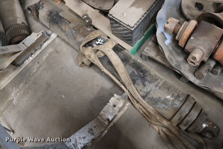 image for item DD6115 1993 Kenworth T800  construction dump truck
