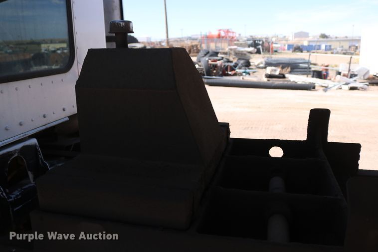 image for item DD6115 1993 Kenworth T800  construction dump truck