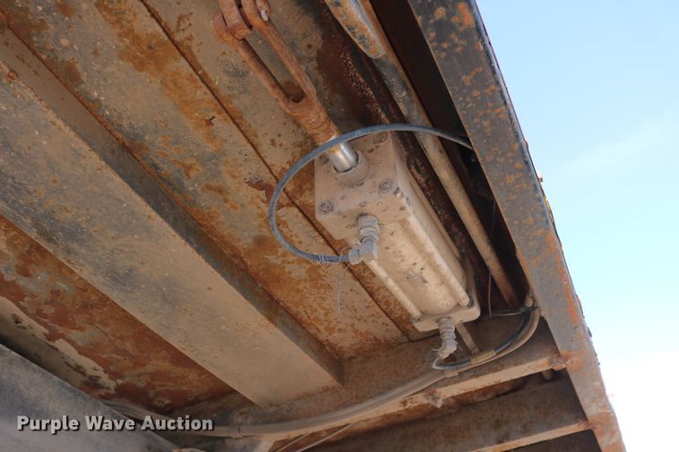 image for item DD6115 1993 Kenworth T800  construction dump truck