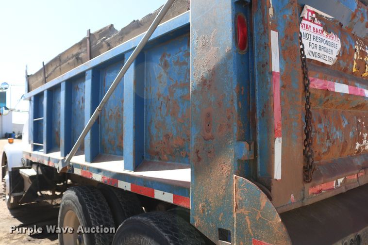 image for item DD6115 1993 Kenworth T800  construction dump truck