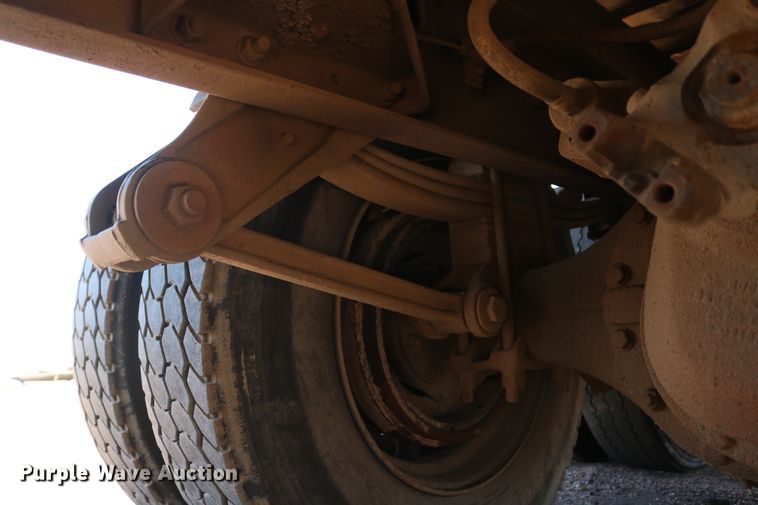 image for item DD6115 1993 Kenworth T800  construction dump truck