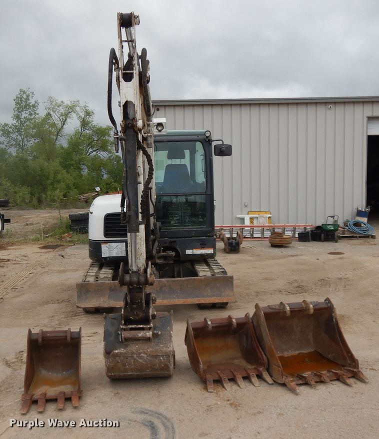 image for item DE5706 2011 Bobcat E60  mini excavator