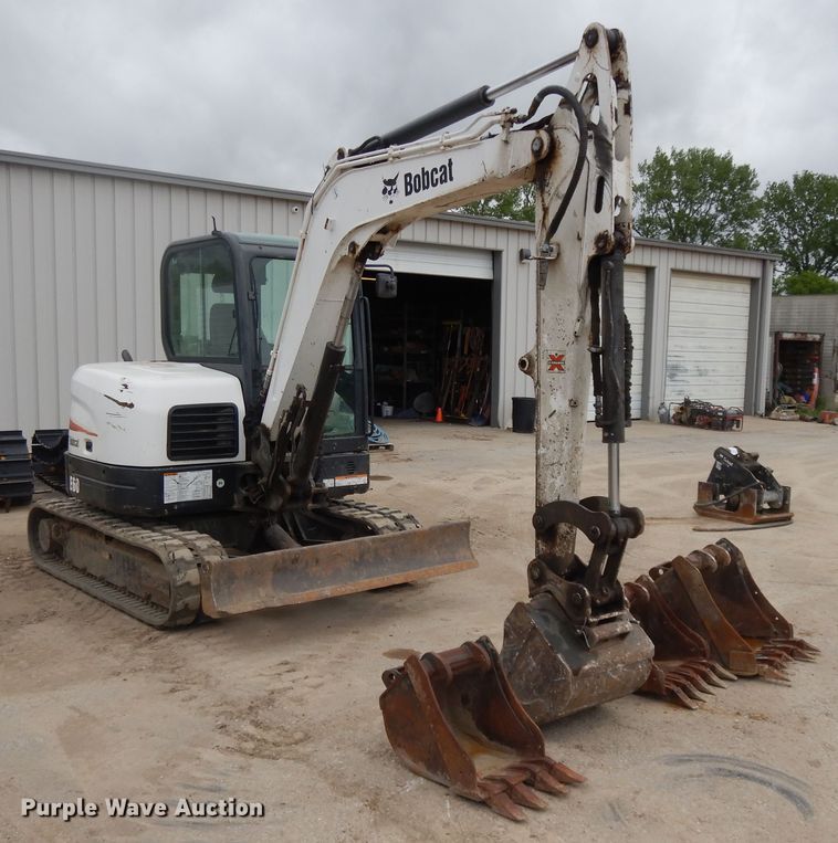image for item DE5706 2011 Bobcat E60  mini excavator
