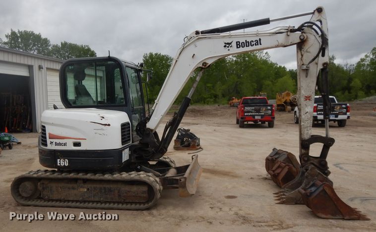 image for item DE5706 2011 Bobcat E60  mini excavator