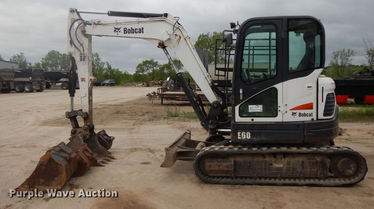 image for item DE5706 2011 Bobcat E60  mini excavator