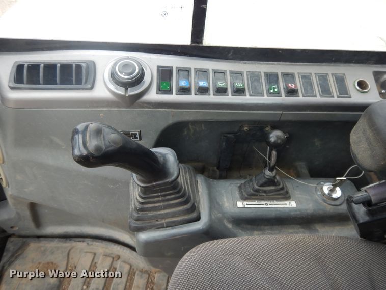 image for item DE5706 2011 Bobcat E60  mini excavator