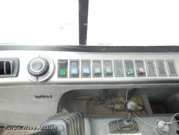 image for item DE5706 2011 Bobcat E60  mini excavator