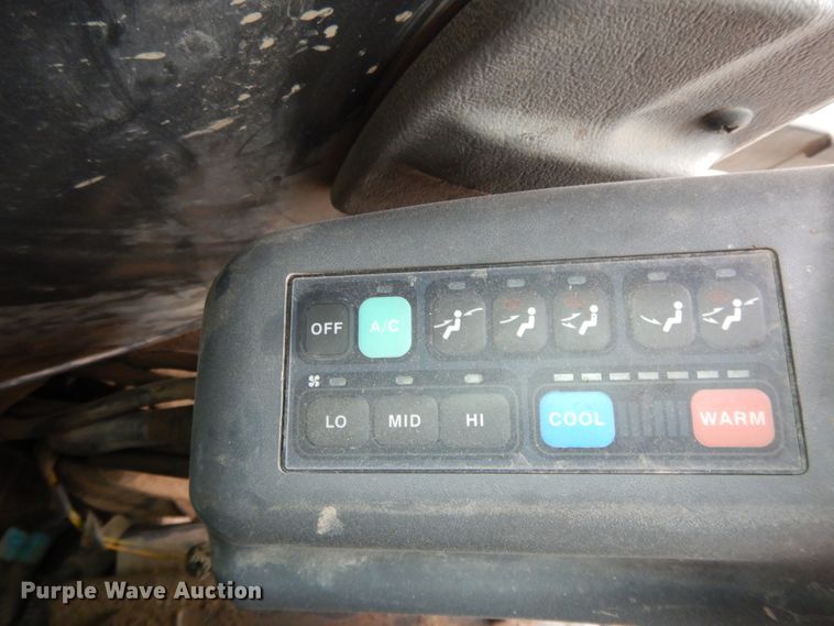 image for item DE5706 2011 Bobcat E60  mini excavator