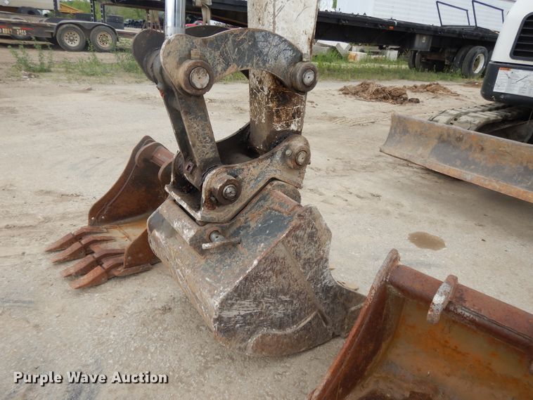 image for item DE5706 2011 Bobcat E60  mini excavator