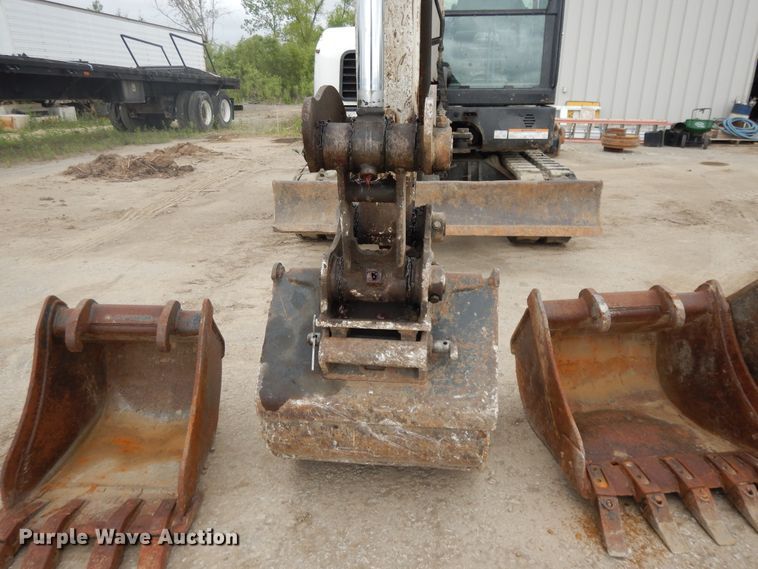 image for item DE5706 2011 Bobcat E60  mini excavator