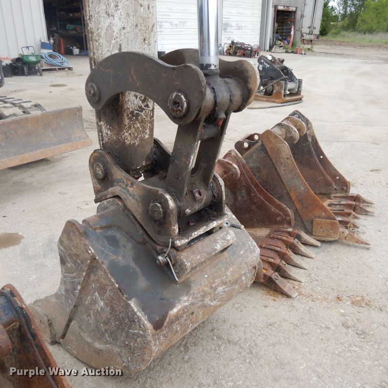 image for item DE5706 2011 Bobcat E60  mini excavator