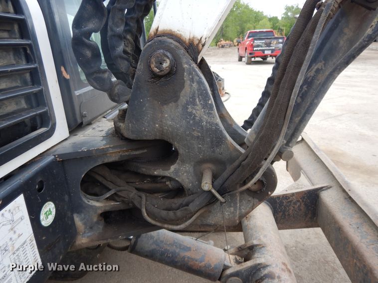 image for item DE5706 2011 Bobcat E60  mini excavator