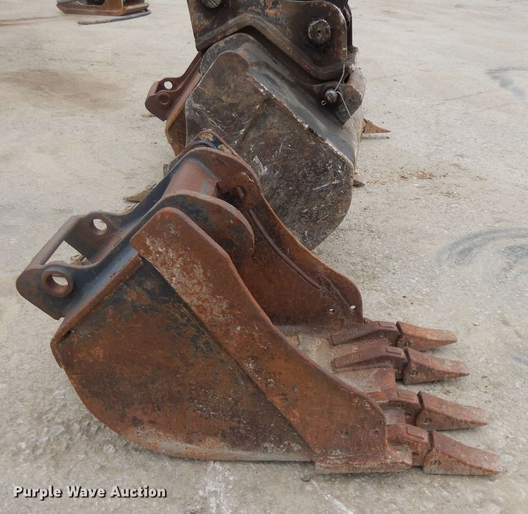 image for item DE5706 2011 Bobcat E60  mini excavator