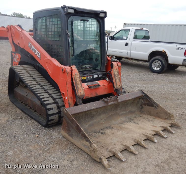 image for item DE5707 2013 Kubota SVL90-2  skid steer loader