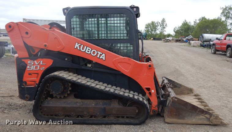 image for item DE5707 2013 Kubota SVL90-2  skid steer loader