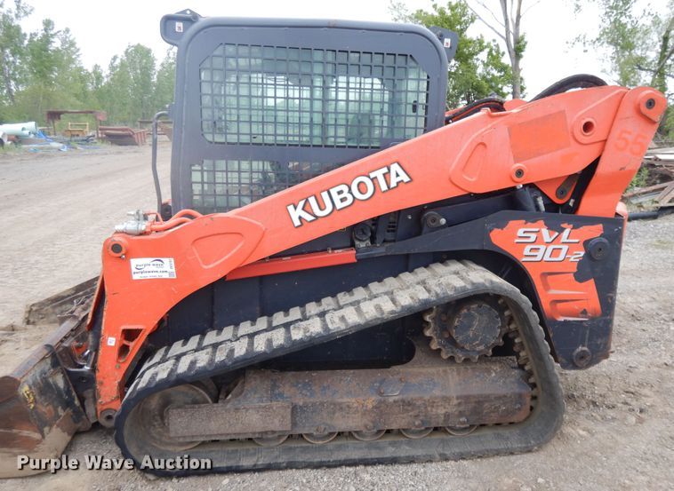 image for item DE5707 2013 Kubota SVL90-2  skid steer loader