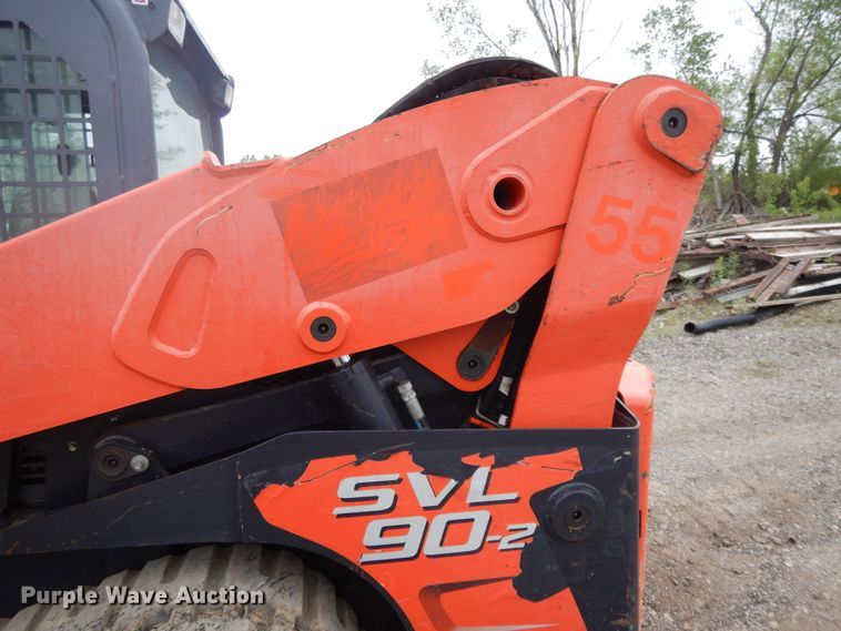image for item DE5707 2013 Kubota SVL90-2  skid steer loader