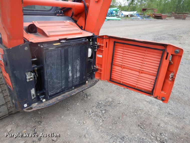 image for item DE5707 2013 Kubota SVL90-2  skid steer loader