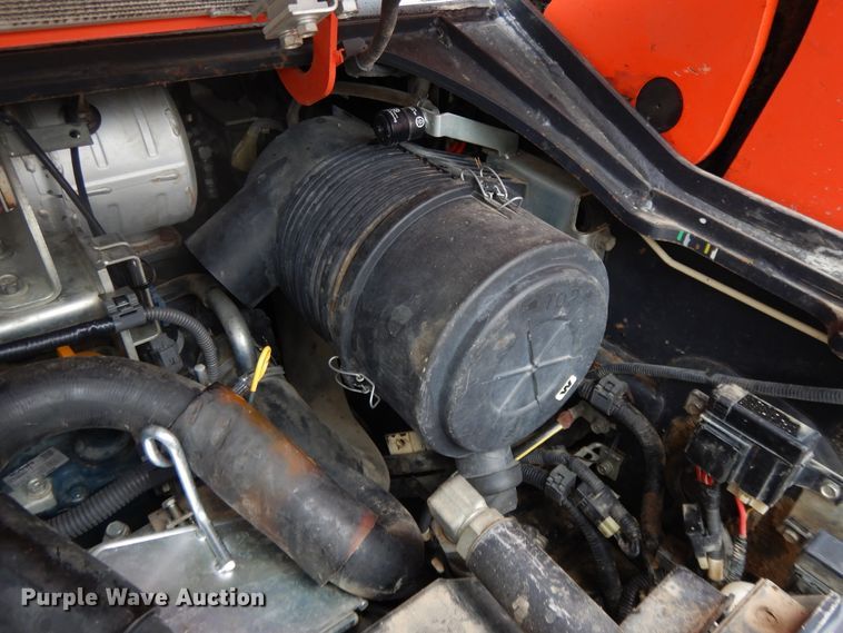 image for item DE5707 2013 Kubota SVL90-2  skid steer loader