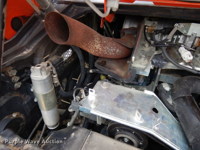 image for item DE5707 2013 Kubota SVL90-2  skid steer loader