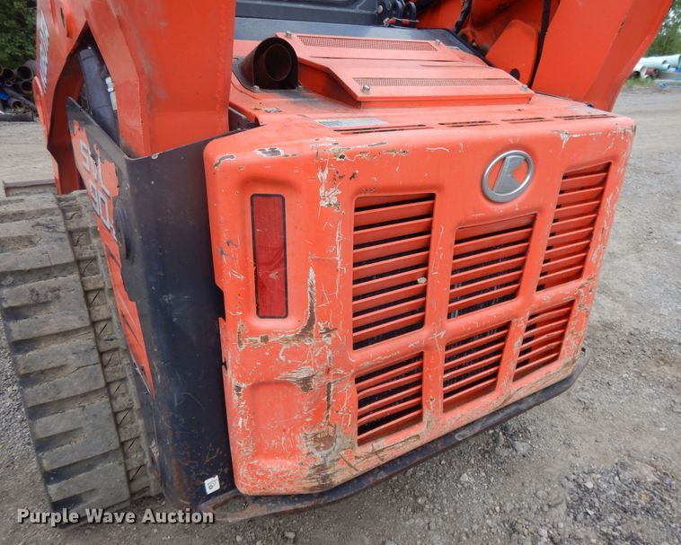 image for item DE5707 2013 Kubota SVL90-2  skid steer loader