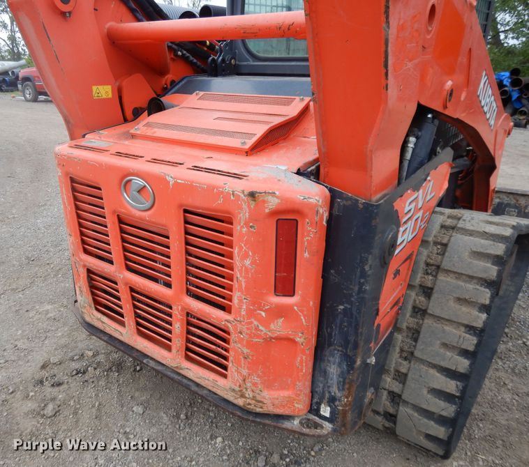 image for item DE5707 2013 Kubota SVL90-2  skid steer loader