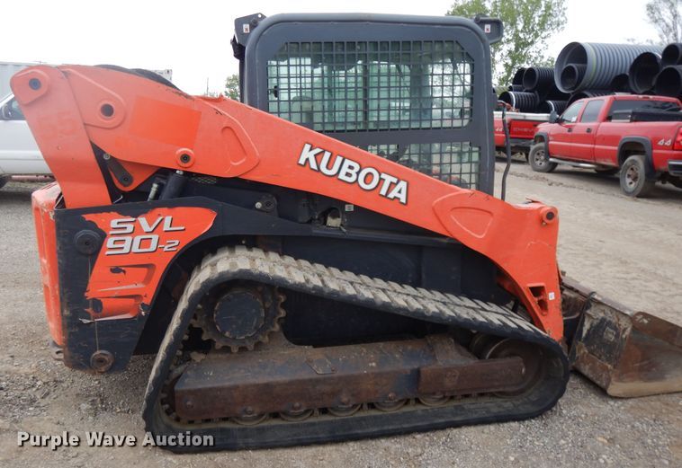 image for item DE5707 2013 Kubota SVL90-2  skid steer loader