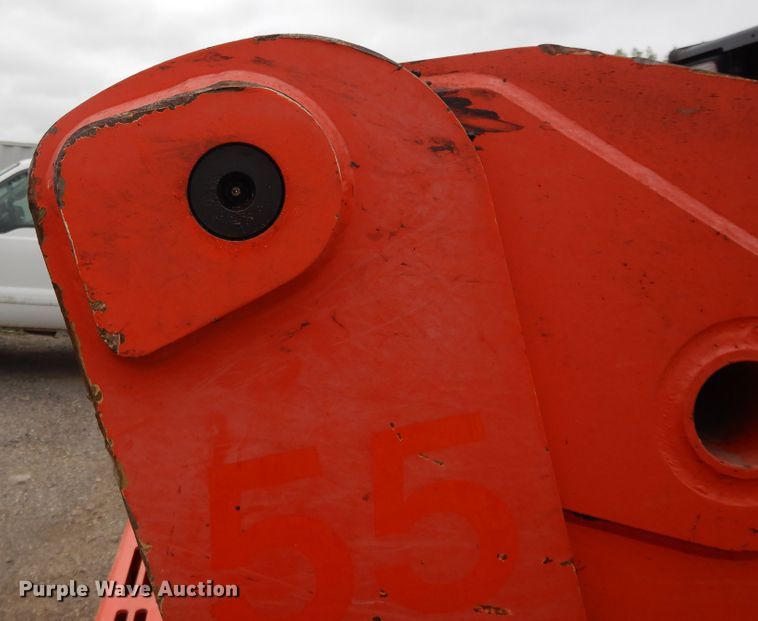 image for item DE5707 2013 Kubota SVL90-2  skid steer loader