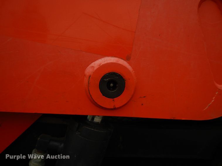 image for item DE5707 2013 Kubota SVL90-2  skid steer loader