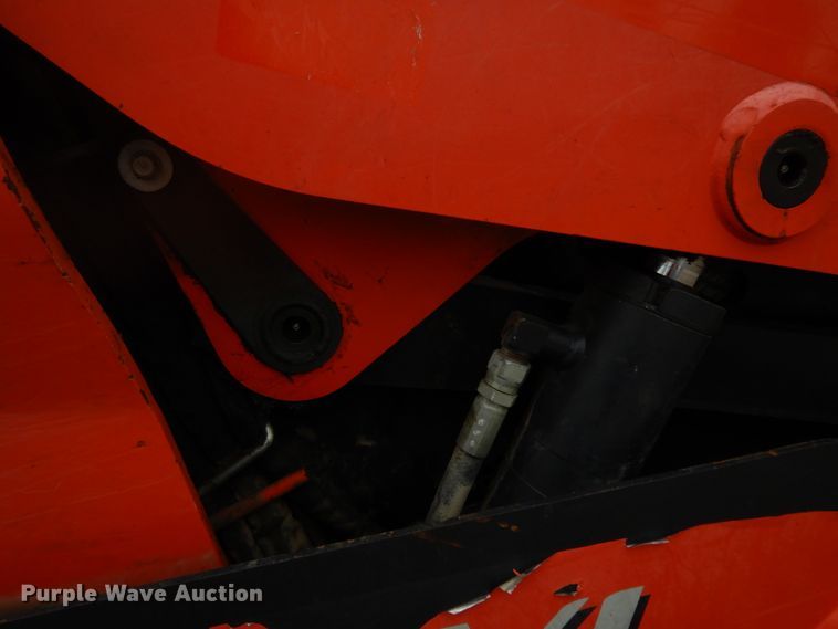 image for item DE5707 2013 Kubota SVL90-2  skid steer loader