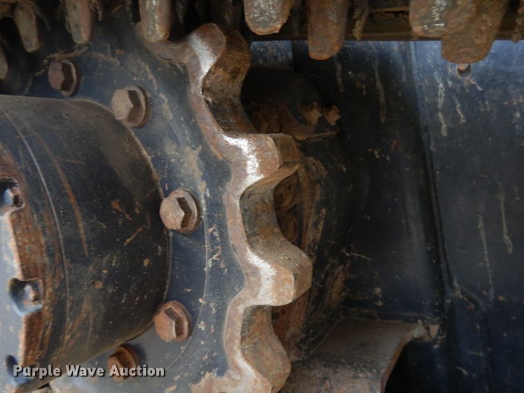 image for item DE5707 2013 Kubota SVL90-2  skid steer loader