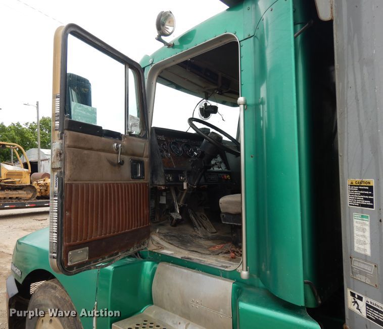 image for item DE5723 1991 Kenworth T600  dump truck