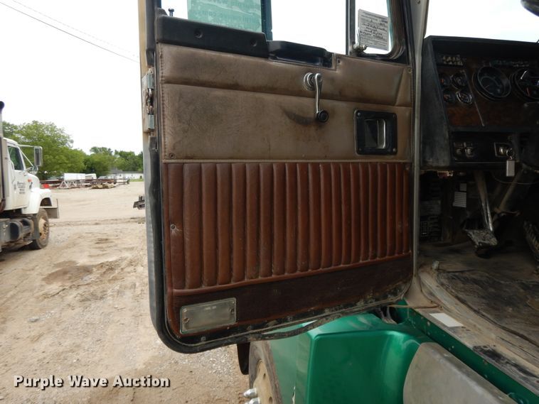 image for item DE5723 1991 Kenworth T600  dump truck