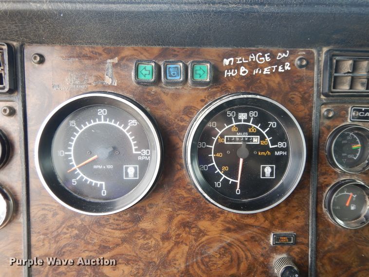 image for item DE5723 1991 Kenworth T600  dump truck