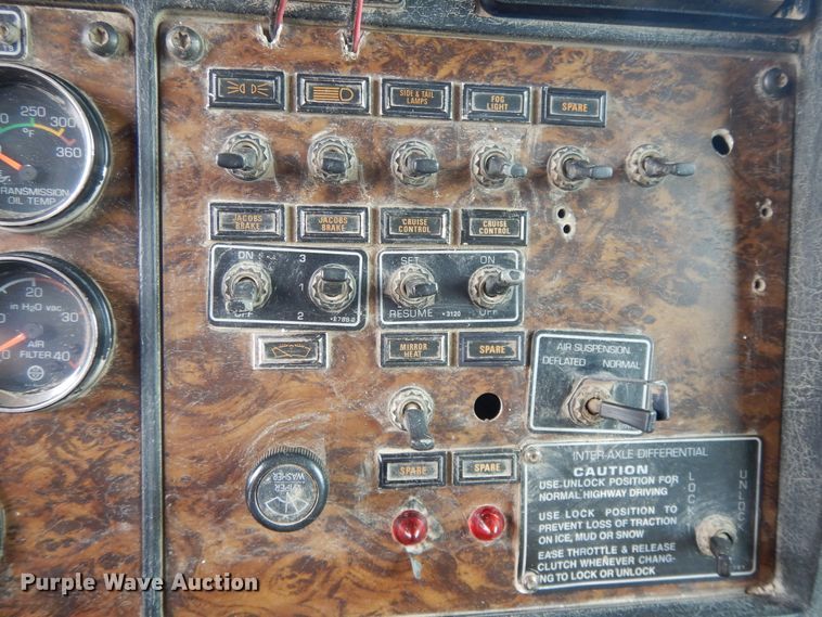 image for item DE5723 1991 Kenworth T600  dump truck