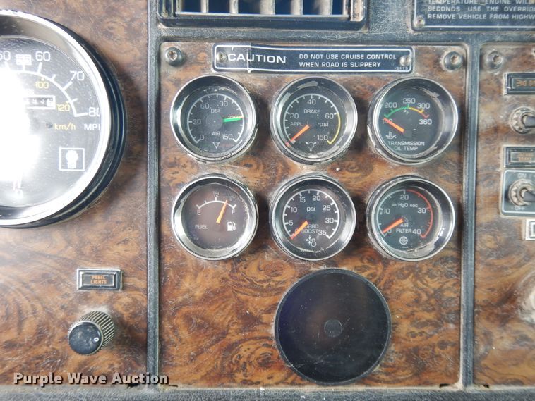 image for item DE5723 1991 Kenworth T600  dump truck