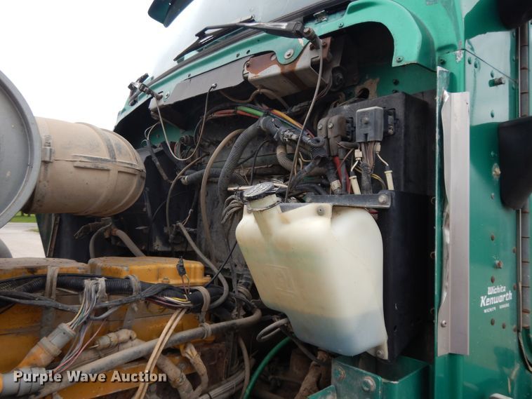 image for item DE5723 1991 Kenworth T600  dump truck