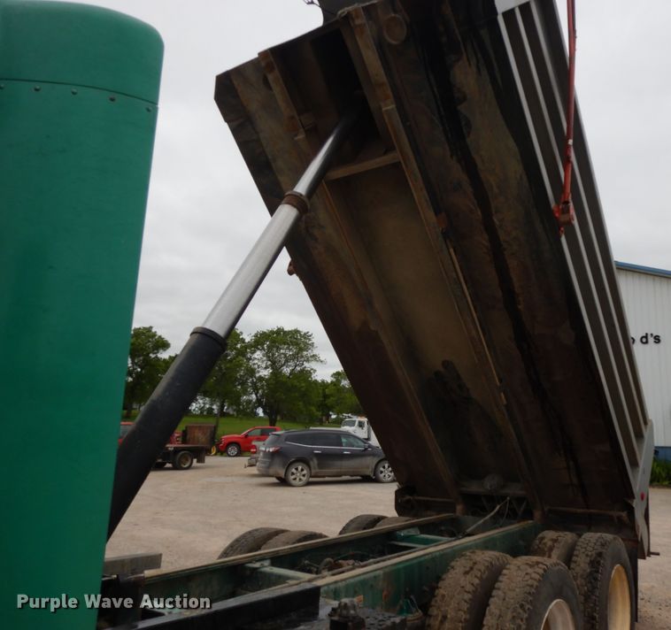 image for item DE5723 1991 Kenworth T600  dump truck