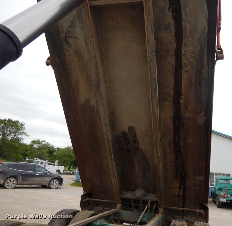 image for item DE5723 1991 Kenworth T600  dump truck