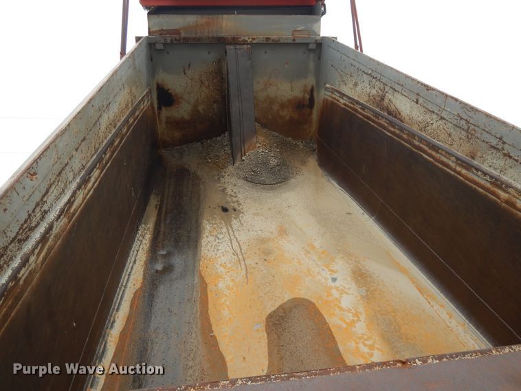 image for item DE5723 1991 Kenworth T600  dump truck