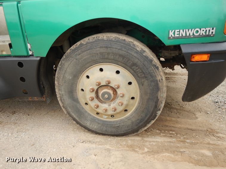 image for item DE5723 1991 Kenworth T600  dump truck