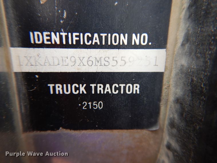 image for item DE5723 1991 Kenworth T600  dump truck