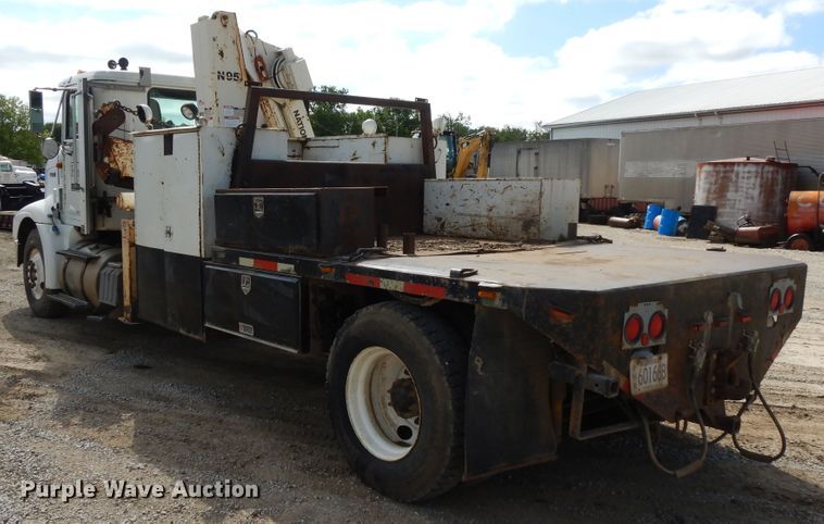 image for item DE5725 1998 International 9100  crane truck