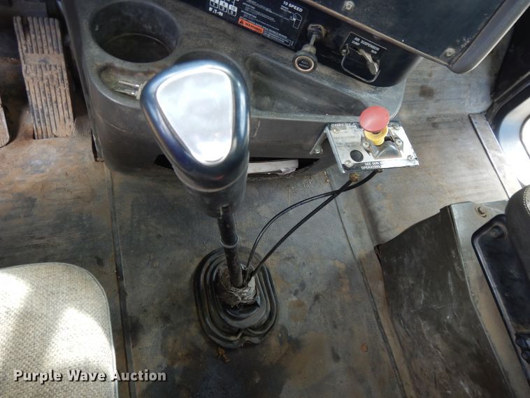 image for item DE5725 1998 International 9100  crane truck