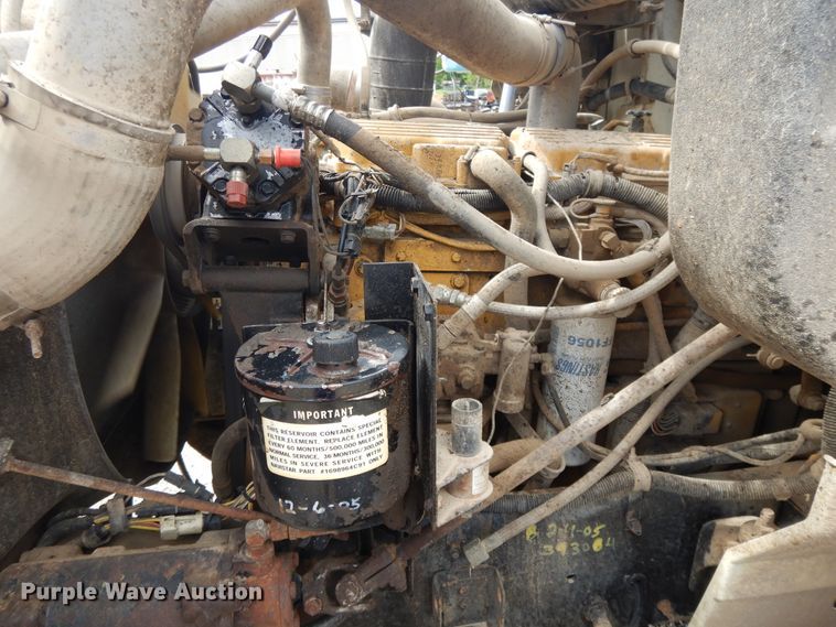 image for item DE5725 1998 International 9100  crane truck